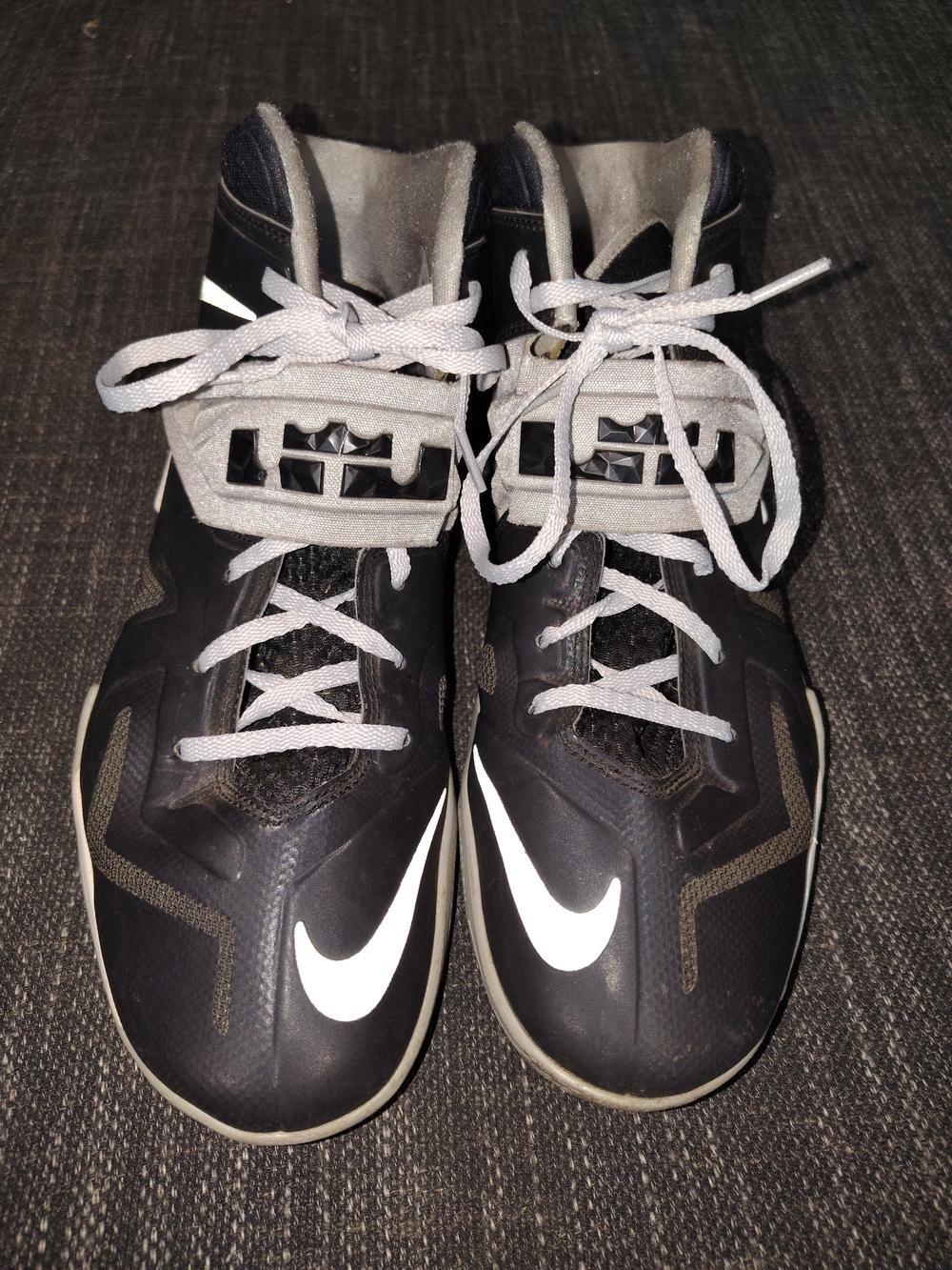 Nike LeBron Zoom Soldier 7 Mens Size 9.5 Black/Gray Basketball Shoes